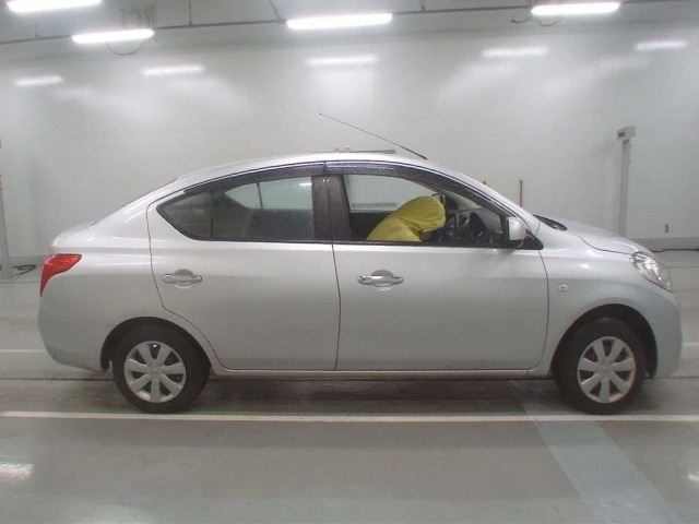 2012 NISSAN TIIDA LATIO